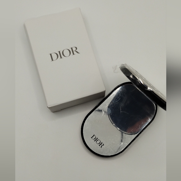 Dior Sleek Black and Silver Mirror Phone Stand BNIB - Picture 2 of 3